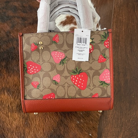 Dempsey Tote 22 In Signature Jacquard With Strawberry - Picture 2 of 6